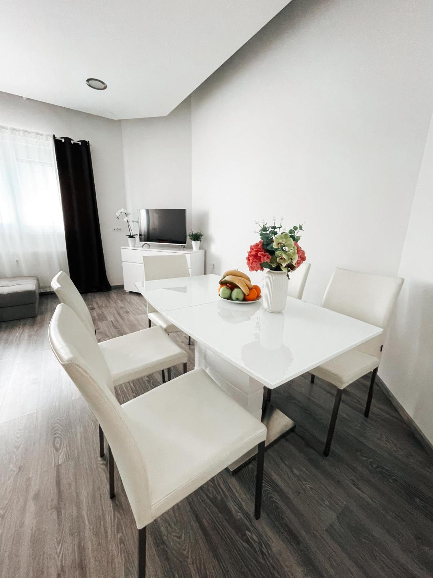 Apartment Kino Любляна Экстерьер фото